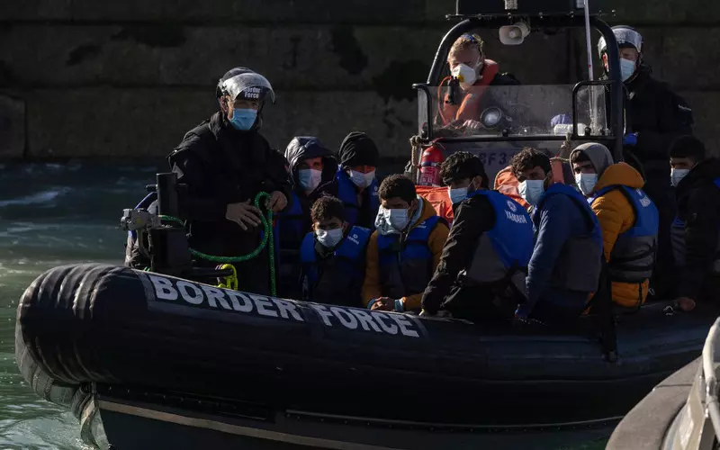 Uratowano 126 migrantów, którzy usiłowali dostać się drogą morską do UK