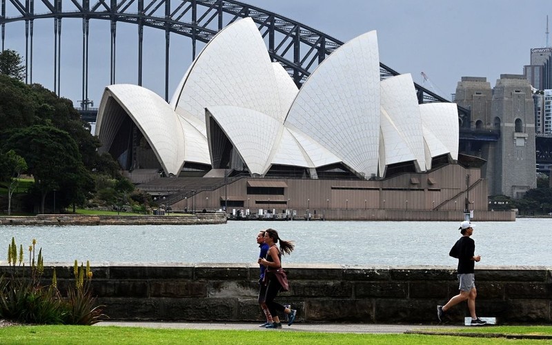 W Sydney zaszczepieni przeciw Covid-19 mogą więcej