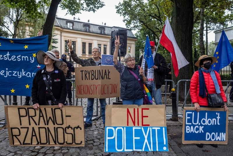 "Dziennik Gazeta Prawna": Granie Polexitem się nie opłaca