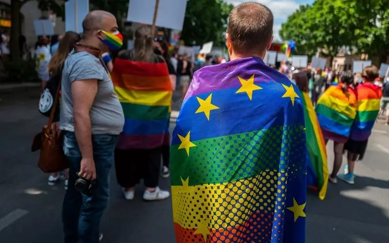 European Parliament: Same-sex marriage and civil partnerships should be recognized throughout the EU