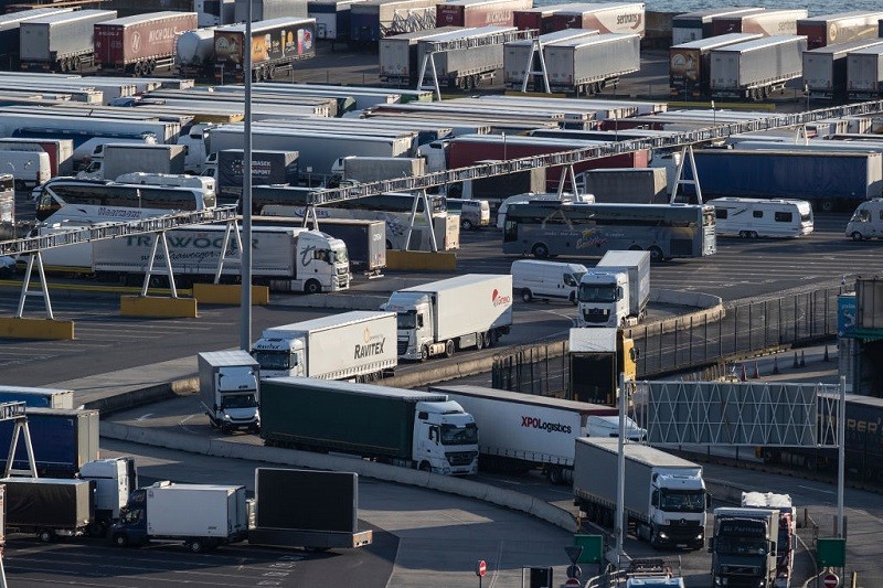 Brexit: Rząd UK znów opóźnia kontrole towarów importowanych z UE