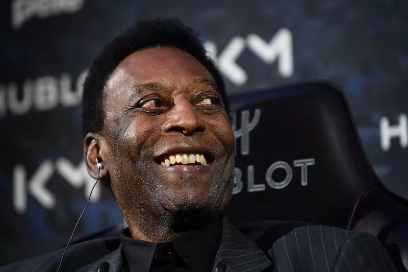 Pelé leaves intensive care after surgery to remove tumor