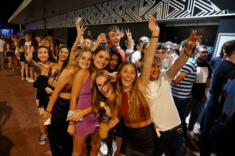 Covid plan B: Unjabbed to be barred from indoor events of 500 people if cases surge
