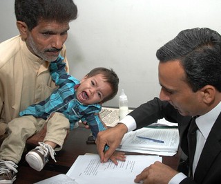 Pakistan: 9-miesięczne dziecko oskarżone o próbę zabójstwa