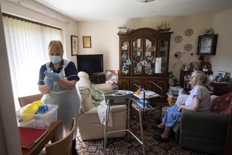 England: Up to 70,000 nursing home workers may not get vaccinated on time
