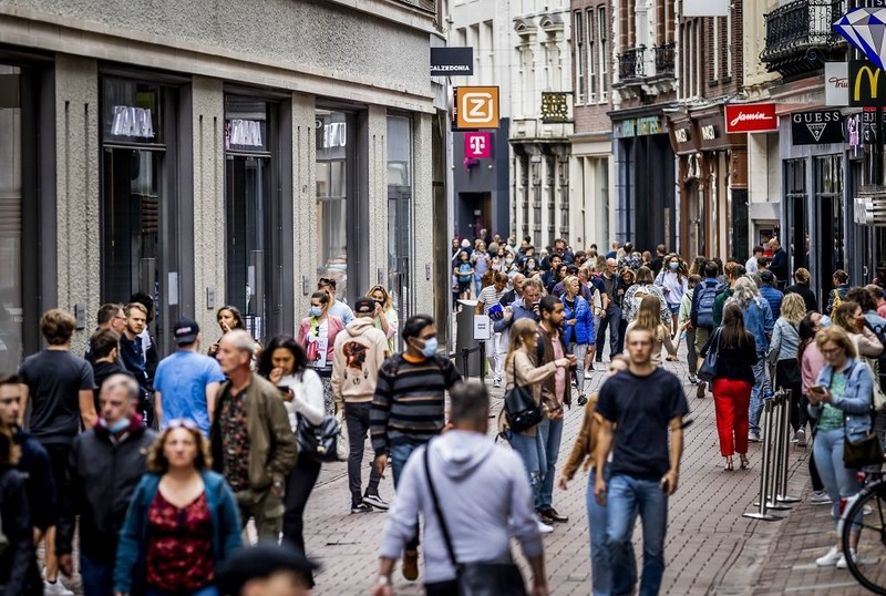 Netherlands: Police imposed over 11,000 fines for not having a mask