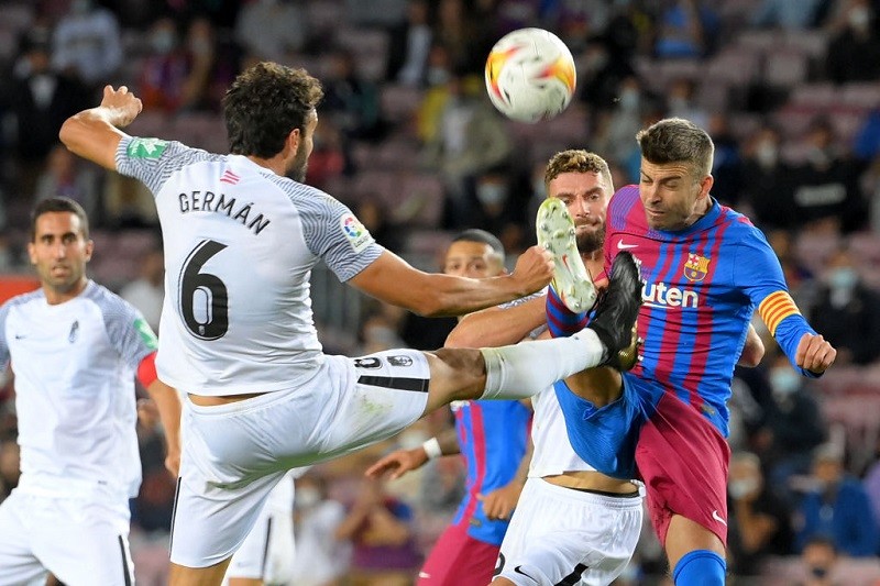 Barcelona gubi kolejne punkty. Wymęczony remis z Granadą