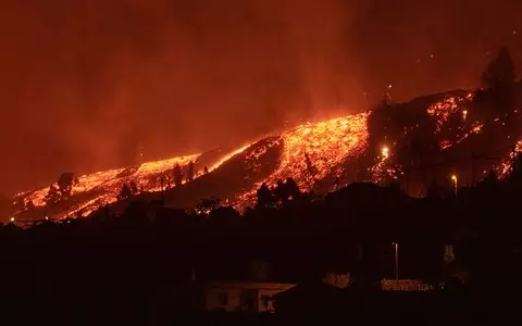 Devastating volcano eruption can be used to lure tourists to Canaries, says minister