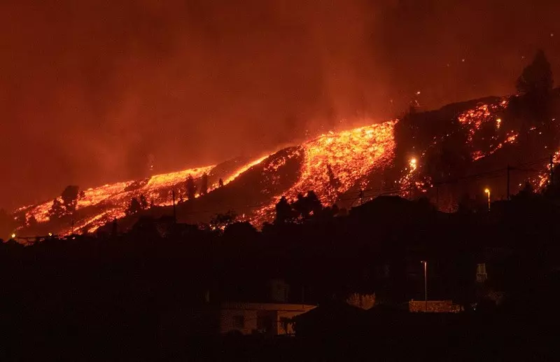Hiszpańska minister: "Wybuch wulkanu na La Palma to atrakcja turystyczna"