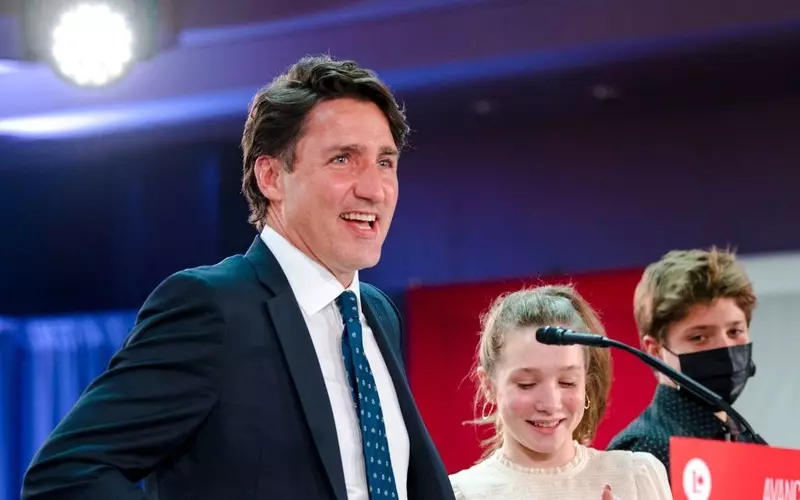Kanada: "Słodko-gorzkie" zwycięstwo Trudeau w wyborach