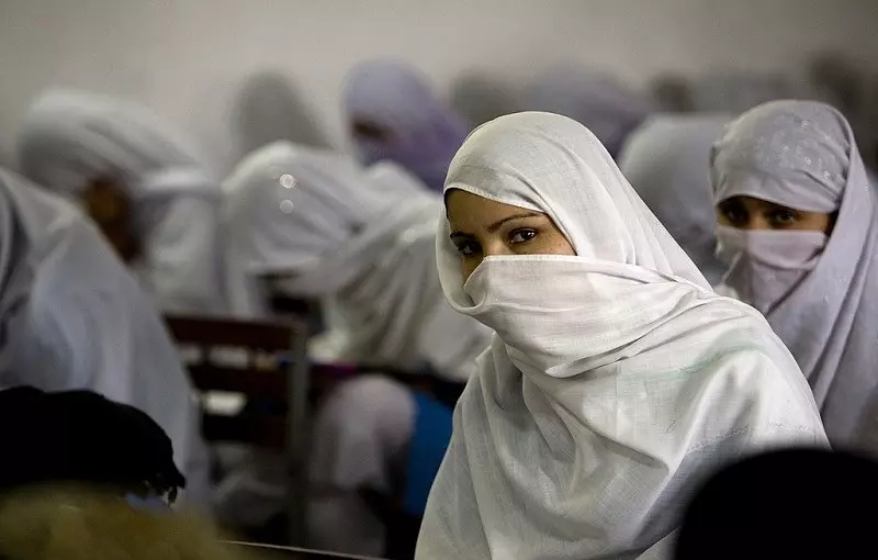 Afganistan: Talibowie zapowiadają powrót kobiet do szkół