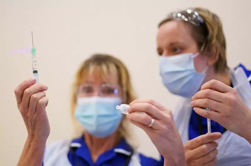 NHS będzie namawiać do szczepień londyńczyków, którzy jeszcze się na to nie zdecydowali