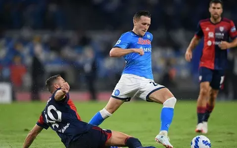 Perfect Napoli reclaim top spot, Lazio squeeze past Mourinho's Roma in derby