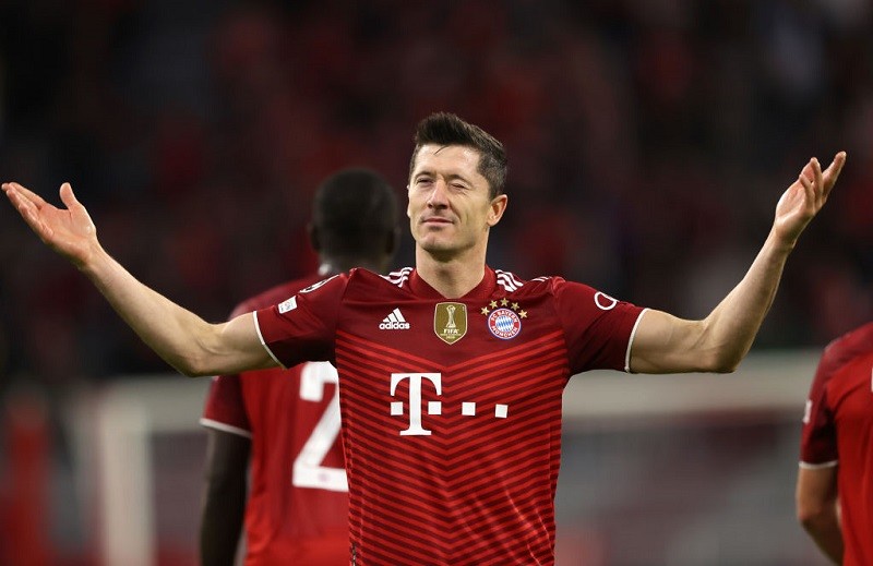 Bayern are a machine: Another goal-fest with a brace from Lewandowski