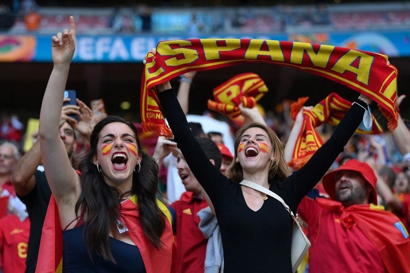Na hiszpańskie stadiony wraca "normalność". Koniec z limitami kibiców