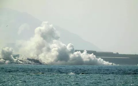 Spain: Cumbre Vieja increased magma release. Lava already on 17 hectares of the ocean