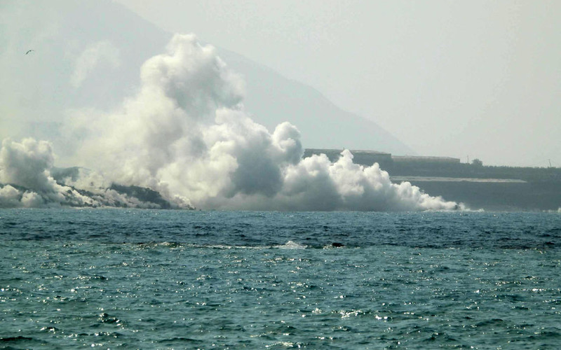 Spain: Cumbre Vieja increased magma release. Lava already on 17 hectares of the ocean