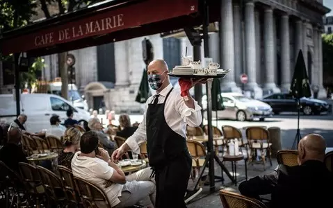 The French no longer want to wear masks at work