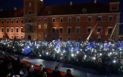 Mass protests in Poland amid EU exit fears