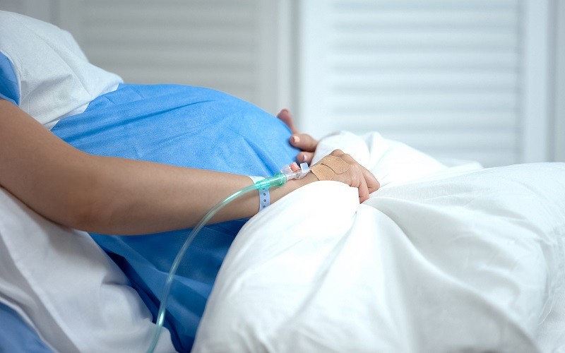 NHS: Covid-19 może być wielkim zagrożeniem dla niezaszczepionych kobiet w ciąży