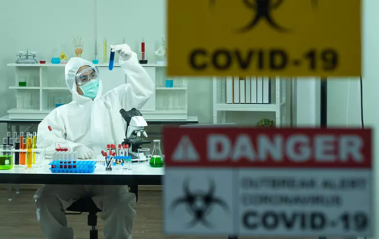 Chiny zbadają tysiące próbek krwi z Wuhan, by ustalić początki pandemii