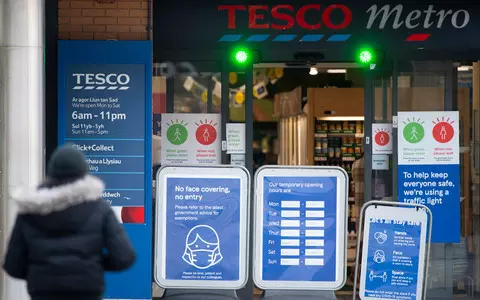 Tesco to check every customer’s shopping at self-checkout to stop thieves