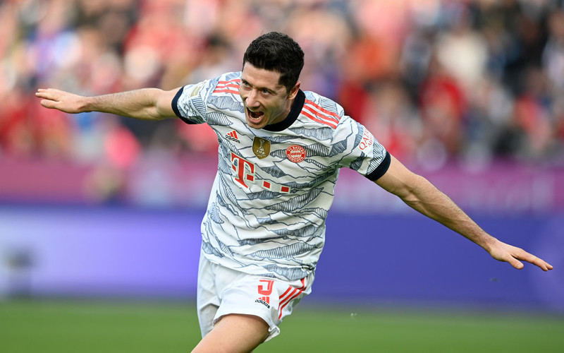 Dwa gole Lewandowskiego. Bayern rozbił Bayer i jest liderem
