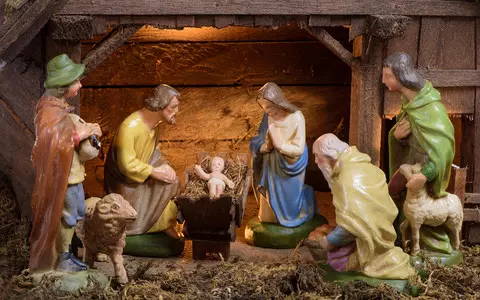 Italy: At the Nativity scene in Naples, the Magi with a Covid-19 pass