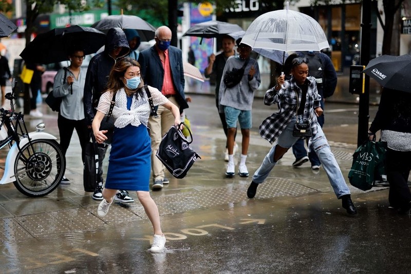 Four inches of rain and 60mph winds to lash Brits in Autumn storm