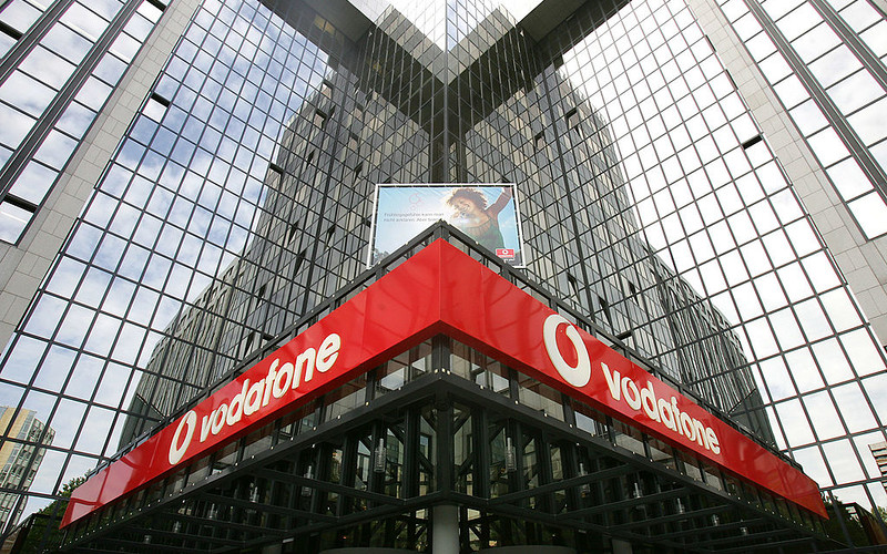 Vodafone switches to recycled plastic SIM cards