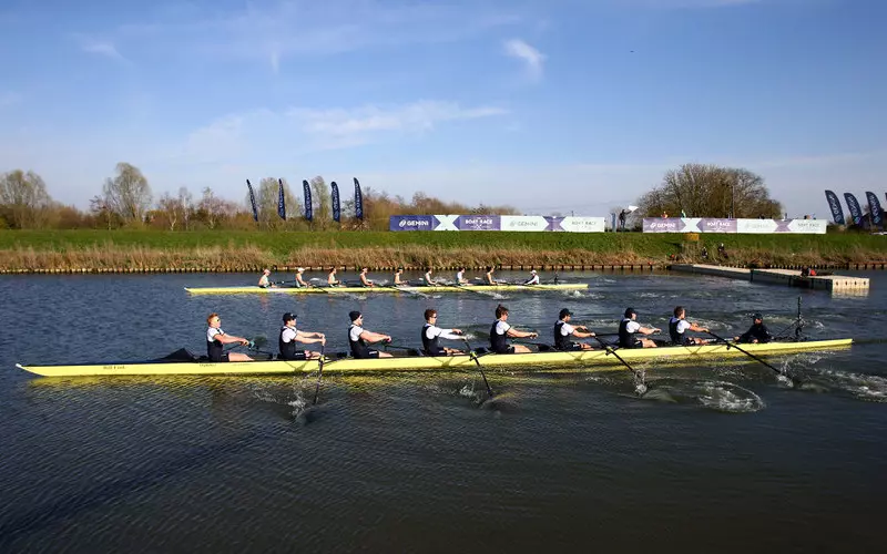 The legendary Oxford - Cambridge rowing race is to return to London in 2022.