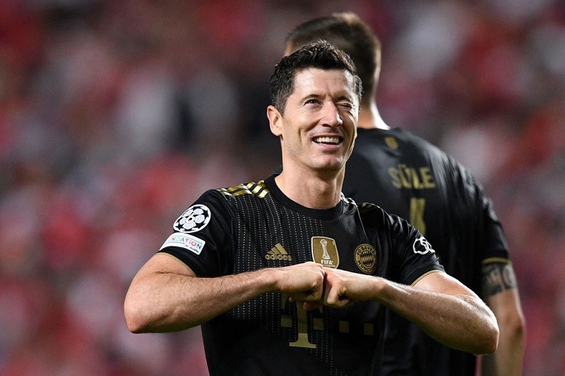 Liga Mistrzów: Popis Bayernu w Lizbonie. Kolejny gol Lewandowskiego