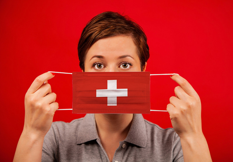Szwajcaria: Władze nie poluzują restrykcji covidowych