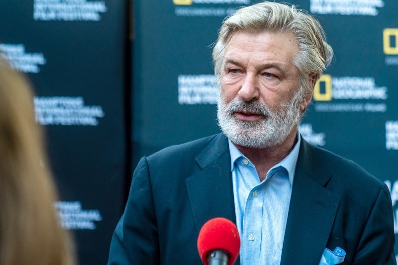 Alec Baldwin śmiertelnie postrzelił operatorkę na planie filmowym