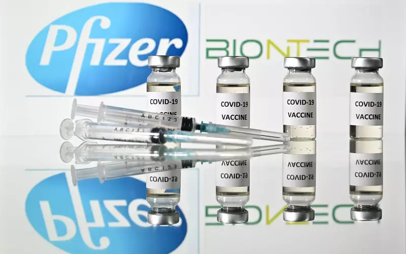 Pfizer/BioNTech: Bardzo wysoka skuteczność dawki przypominającej szczepionki Pfizer