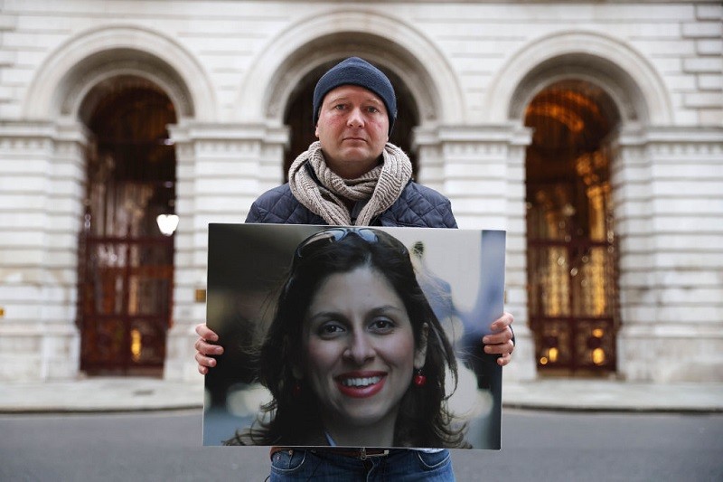 Nazanin Zaghari-Ratcliffe: Husband begins new hunger strike in London
