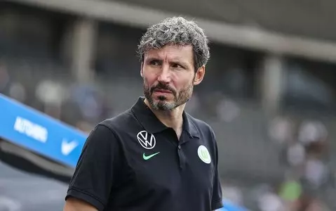 Wolfsburg fires coach van Bommel after 13 games in charge