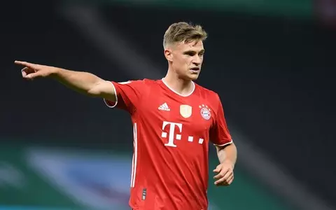 Bayern star Kimmich at centre of COVID vaccine debate