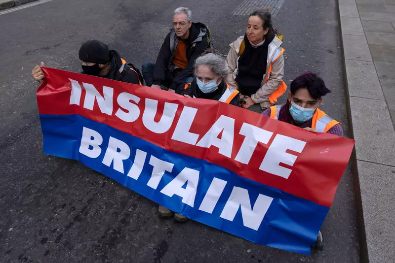 Londyn: Mimo zakazu blokowania dróg aktywiści klimatyczni znów protestują