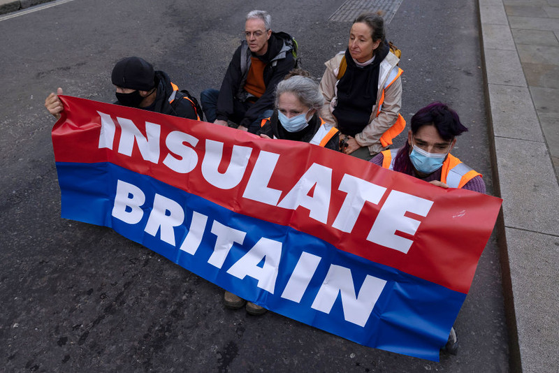 Despite court order to block roads, climate activists protest again