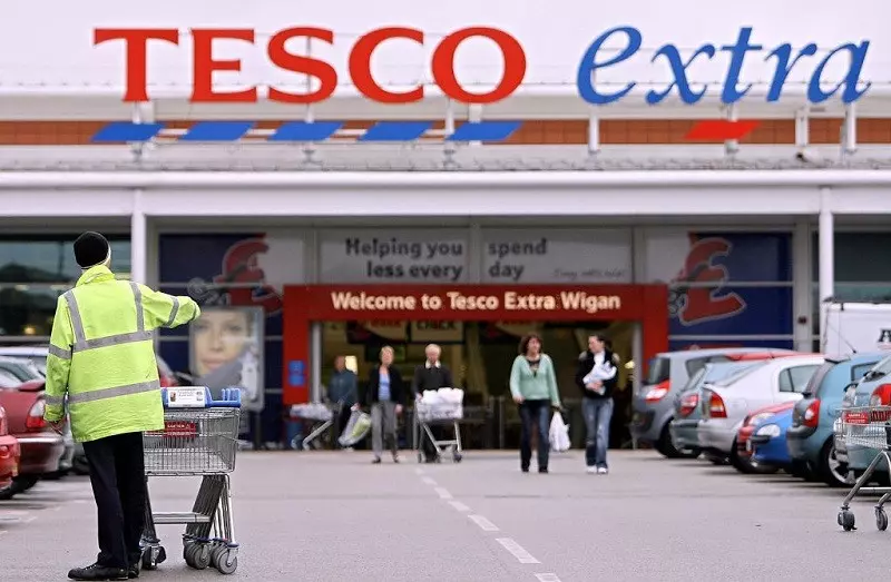 Tesco wprowadza "ciche godziny" do wszystkich sklepów w UK