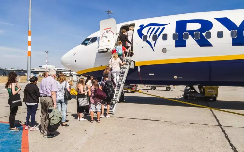 Ryanair podwoił liczbę pasażerów po złagodzeniu restrykcji i planuje obniżki cen