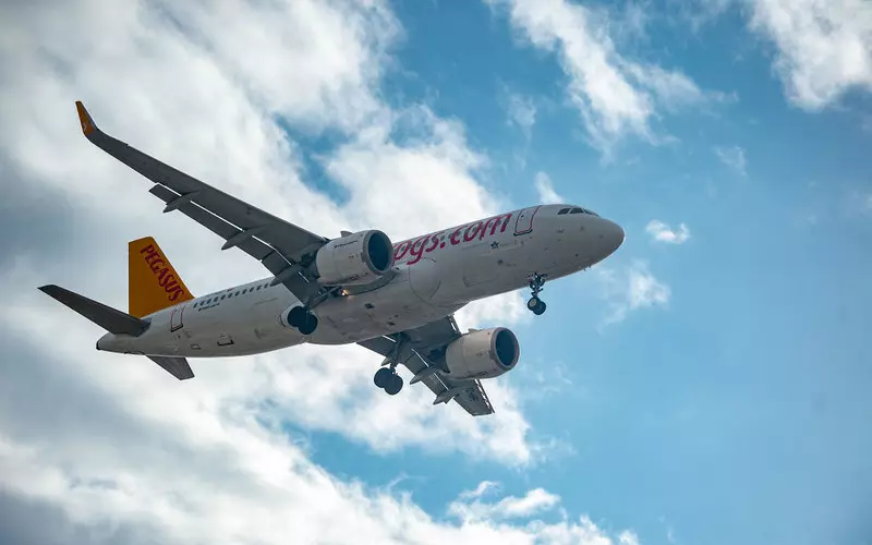 Niemcy: Martwy pasażer z koronawirusem odkryty w samolocie z Turcji