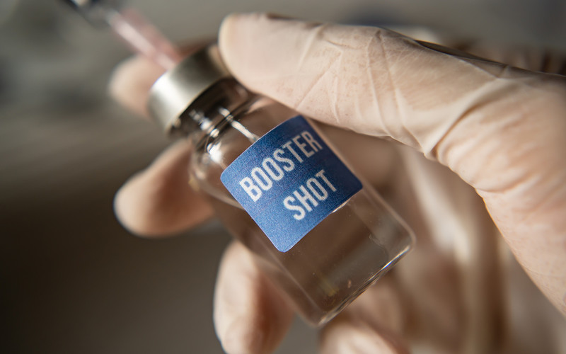 Analiza: Trzecia dawka szczepionki zmniejsza ryzyko związane z wariantem Delta