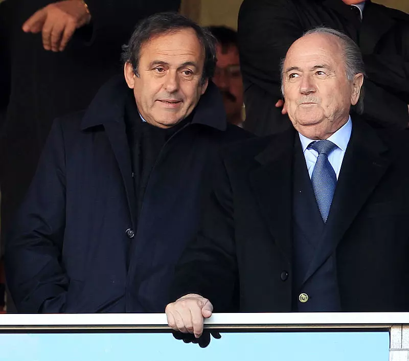 Blatter i Platini oskarżeni o oszustwa w FIFA i UEFA