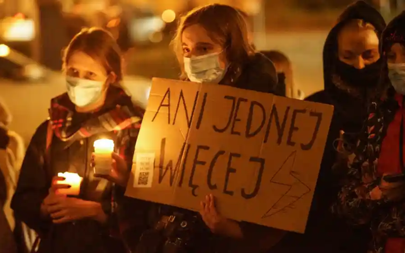 Polish activists protest after woman’s death in wake of strict abortion law