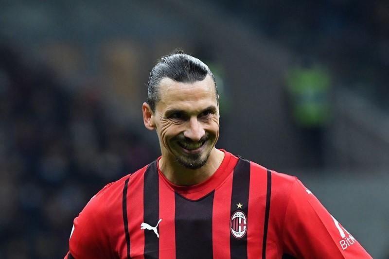Milan derby draw allows Napoli to keep top spot