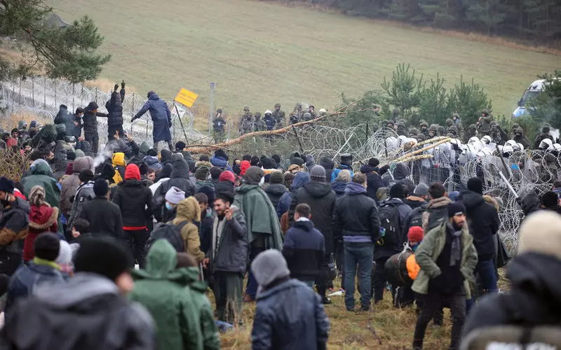 Niemieccy aktywiści chcą przywieźć migrantów z granicy polsko-białoruskiej