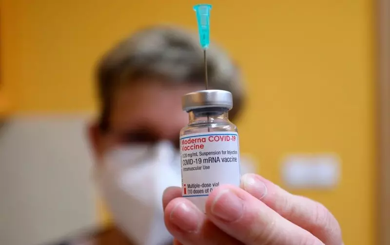 France: Medical authorities advise against Moderna vaccine to persons under 30 years of age