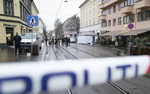 Man with knife threatens passers-by in Norway, is shot dead